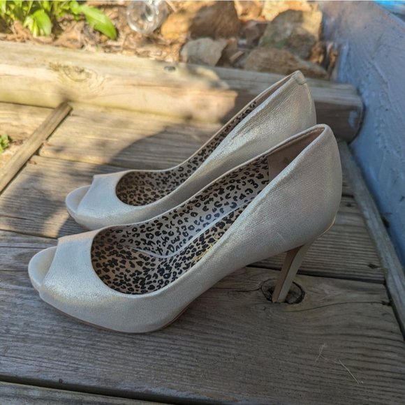 Jessica Simpson Metallic Gold Peep Toe Heels Women's Size 8.5 - Picture 1 of 7